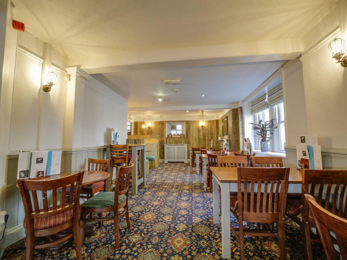 The Swan 3*